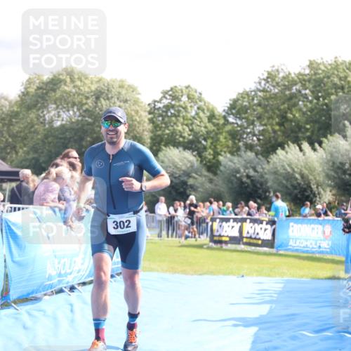 25.08.2024 - Elbe Triathlon Hamburg H.Heesch http://msf.ph/oto/6885621 25.08.2024 11:24:50 Ziel 302, 681 meine-sportfotos.de