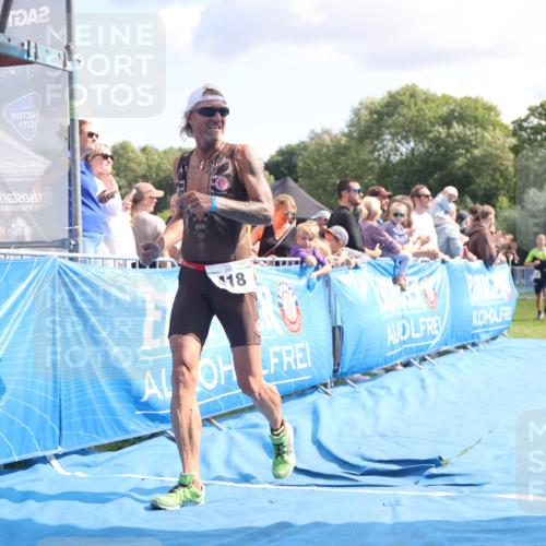 25.08.2024 - Elbe Triathlon Hamburg H.Heesch http://msf.ph/oto/6885628 25.08.2024 11:31:56 Ziel 350, 418, 698, 733 meine-sportfotos.de