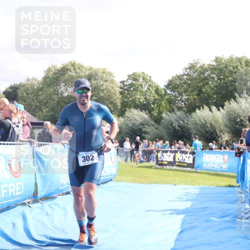 25.08.2024 - Elbe Triathlon Hamburg H.Heesch http://msf.ph/oto/6885633 25.08.2024 11:24:50 Ziel 302, 681 meine-sportfotos.de