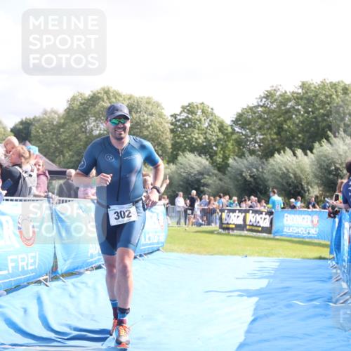 25.08.2024 - Elbe Triathlon Hamburg H.Heesch http://msf.ph/oto/6885635 25.08.2024 11:24:50 Ziel 302, 681 meine-sportfotos.de