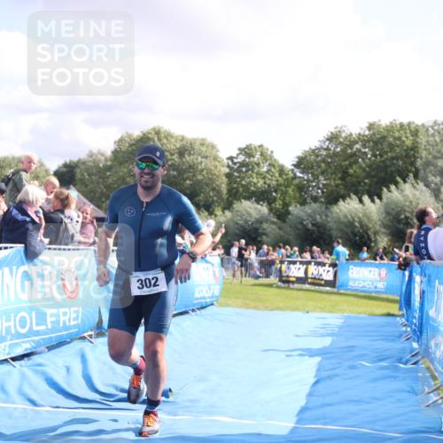 25.08.2024 - Elbe Triathlon Hamburg H.Heesch http://msf.ph/oto/6885645 25.08.2024 11:24:50 Ziel 302, 681 meine-sportfotos.de