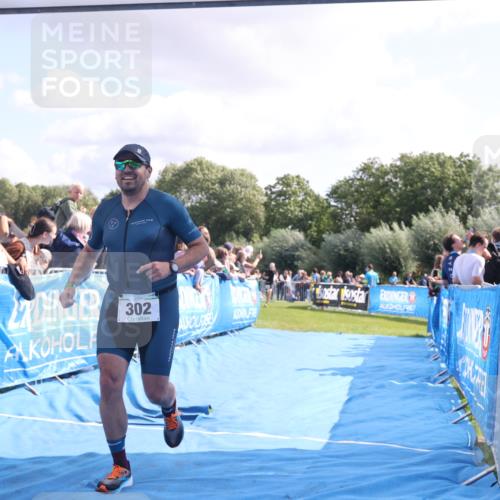 25.08.2024 - Elbe Triathlon Hamburg H.Heesch http://msf.ph/oto/6885657 25.08.2024 11:24:51 Ziel 302, 681 meine-sportfotos.de