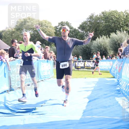 25.08.2024 - Elbe Triathlon Hamburg H.Heesch http://msf.ph/oto/6885658 25.08.2024 11:32:01 Ziel 418, 585, 698, 733 meine-sportfotos.de