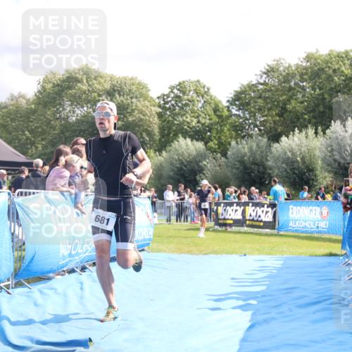 25.08.2024 - Elbe Triathlon Hamburg H.Heesch http://msf.ph/oto/6885659 25.08.2024 11:24:57 Ziel 302, 681 meine-sportfotos.de