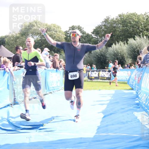 25.08.2024 - Elbe Triathlon Hamburg H.Heesch http://msf.ph/oto/6885660 25.08.2024 11:32:01 Ziel 418, 585, 698, 733 meine-sportfotos.de