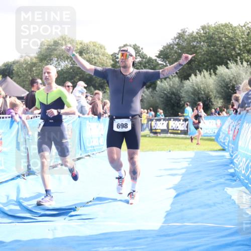 25.08.2024 - Elbe Triathlon Hamburg H.Heesch http://msf.ph/oto/6885662 25.08.2024 11:32:01 Ziel 418, 585, 698, 733 meine-sportfotos.de