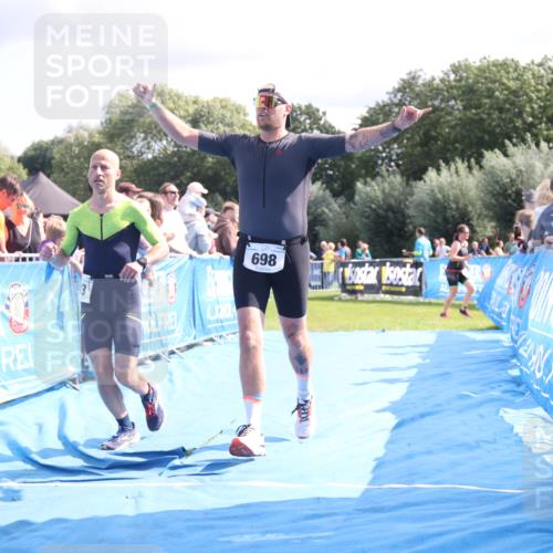 25.08.2024 - Elbe Triathlon Hamburg H.Heesch http://msf.ph/oto/6885666 25.08.2024 11:32:01 Ziel 418, 585, 698, 733 meine-sportfotos.de