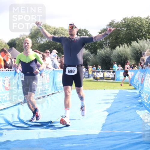 25.08.2024 - Elbe Triathlon Hamburg H.Heesch http://msf.ph/oto/6885668 25.08.2024 11:32:01 Ziel 418, 585, 698, 733 meine-sportfotos.de