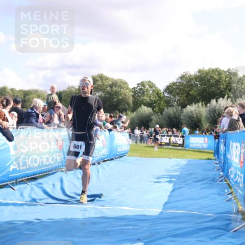 25.08.2024 - Elbe Triathlon Hamburg H.Heesch http://msf.ph/oto/6885672 25.08.2024 11:24:57 Ziel 302, 681 meine-sportfotos.de