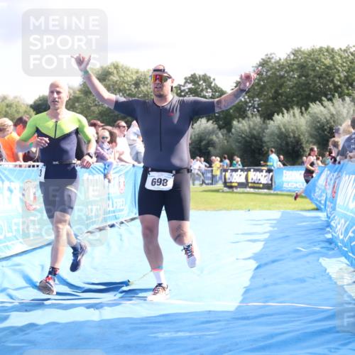 25.08.2024 - Elbe Triathlon Hamburg H.Heesch http://msf.ph/oto/6885675 25.08.2024 11:32:01 Ziel 418, 585, 698, 733 meine-sportfotos.de