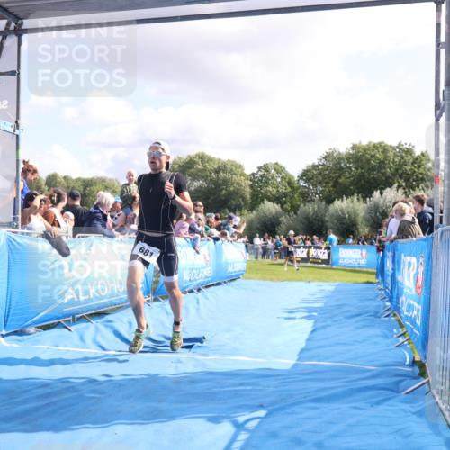 25.08.2024 - Elbe Triathlon Hamburg H.Heesch http://msf.ph/oto/6885676 25.08.2024 11:24:57 Ziel 302, 681 meine-sportfotos.de