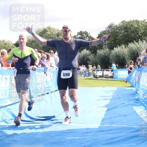 25.08.2024 - Elbe Triathlon Hamburg H.Heesch http://msf.ph/oto/6885677 25.08.2024 11:32:01 Ziel 418, 585, 698, 733 meine-sportfotos.de
