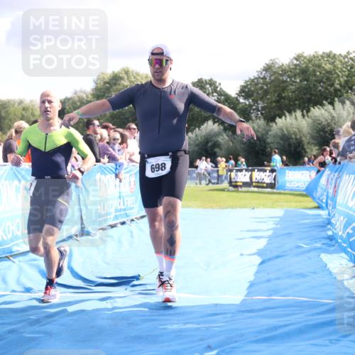 25.08.2024 - Elbe Triathlon Hamburg H.Heesch http://msf.ph/oto/6885681 25.08.2024 11:32:01 Ziel 418, 585, 698, 733 meine-sportfotos.de