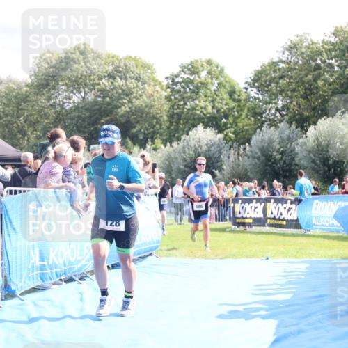 25.08.2024 - Elbe Triathlon Hamburg H.Heesch http://msf.ph/oto/6885684 25.08.2024 11:25:06 Ziel 128, 588, 685 meine-sportfotos.de