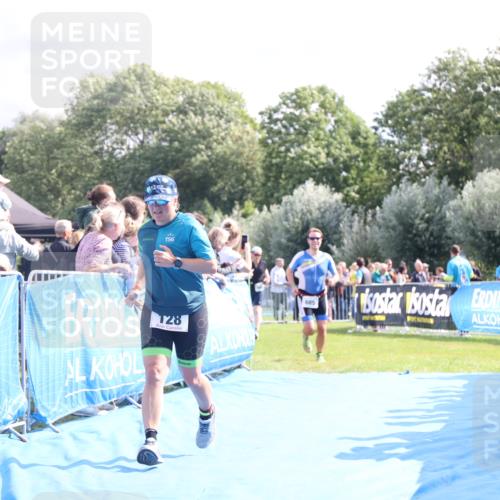 25.08.2024 - Elbe Triathlon Hamburg H.Heesch http://msf.ph/oto/6885688 25.08.2024 11:25:07 Ziel 128, 588, 685, 728 meine-sportfotos.de