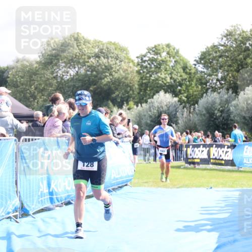 25.08.2024 - Elbe Triathlon Hamburg H.Heesch http://msf.ph/oto/6885690 25.08.2024 11:25:07 Ziel 128, 588, 685, 728 meine-sportfotos.de