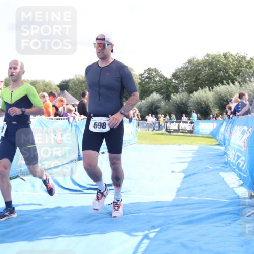 25.08.2024 - Elbe Triathlon Hamburg H.Heesch http://msf.ph/oto/6885694 25.08.2024 11:32:02 Ziel 418, 585, 698, 733 meine-sportfotos.de