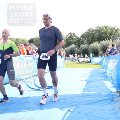 25.08.2024 - Elbe Triathlon Hamburg H.Heesch http://msf.ph/oto/6885695 25.08.2024 11:32:02 Ziel 418, 585, 698, 733 meine-sportfotos.de