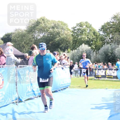 25.08.2024 - Elbe Triathlon Hamburg H.Heesch http://msf.ph/oto/6885696 25.08.2024 11:25:07 Ziel 128, 588, 685, 728 meine-sportfotos.de
