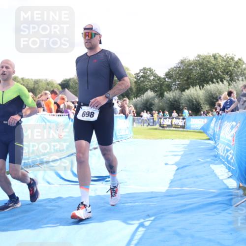 25.08.2024 - Elbe Triathlon Hamburg H.Heesch http://msf.ph/oto/6885697 25.08.2024 11:32:02 Ziel 418, 585, 698, 733 meine-sportfotos.de