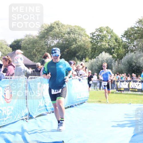 25.08.2024 - Elbe Triathlon Hamburg H.Heesch http://msf.ph/oto/6885698 25.08.2024 11:25:07 Ziel 128, 588, 685, 728 meine-sportfotos.de