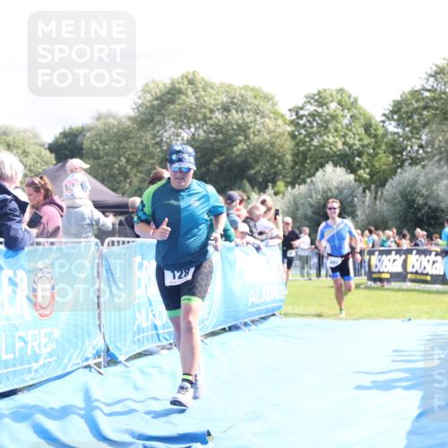 25.08.2024 - Elbe Triathlon Hamburg H.Heesch http://msf.ph/oto/6885699 25.08.2024 11:25:07 Ziel 128, 588, 685, 728 meine-sportfotos.de