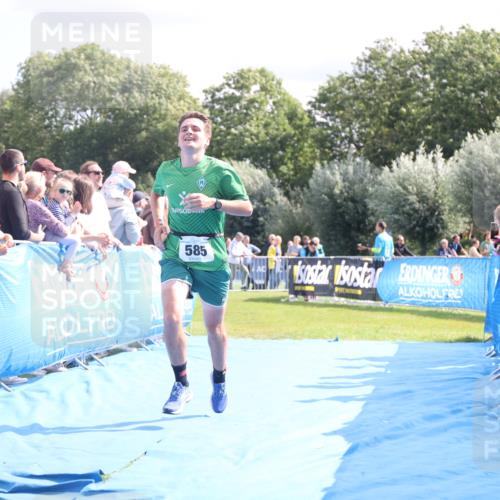 25.08.2024 - Elbe Triathlon Hamburg H.Heesch http://msf.ph/oto/6885700 25.08.2024 11:32:07 Ziel 585, 698, 733 meine-sportfotos.de