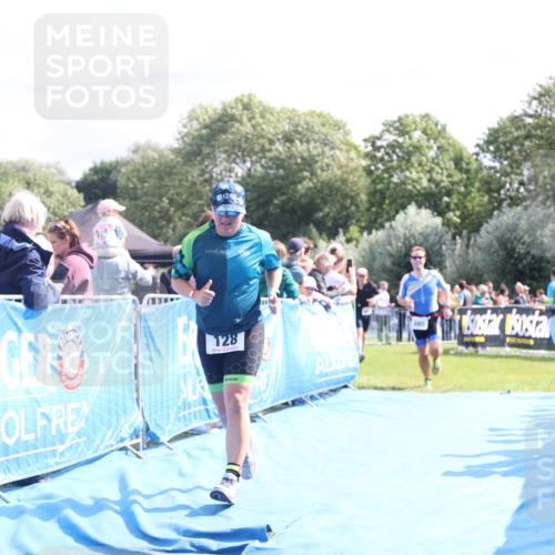 25.08.2024 - Elbe Triathlon Hamburg H.Heesch http://msf.ph/oto/6885702 25.08.2024 11:25:07 Ziel 128, 588, 685, 728 meine-sportfotos.de