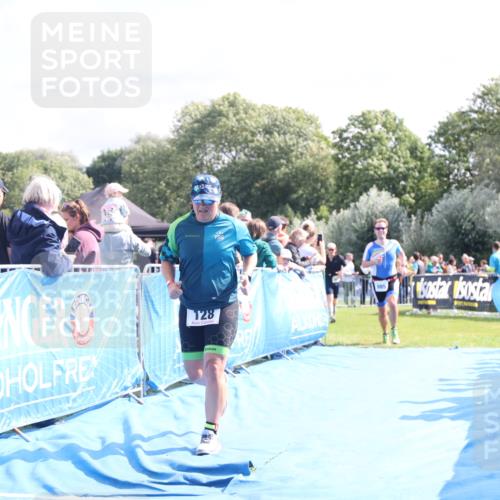 25.08.2024 - Elbe Triathlon Hamburg H.Heesch http://msf.ph/oto/6885704 25.08.2024 11:25:07 Ziel 128, 588, 685, 728 meine-sportfotos.de