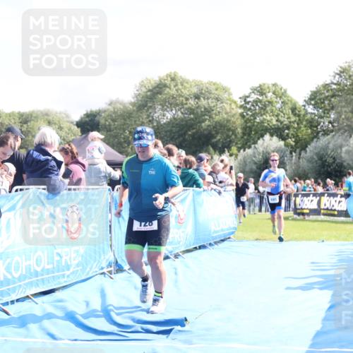 25.08.2024 - Elbe Triathlon Hamburg H.Heesch http://msf.ph/oto/6885707 25.08.2024 11:25:07 Ziel 128, 588, 685, 728 meine-sportfotos.de