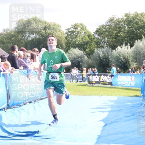 25.08.2024 - Elbe Triathlon Hamburg H.Heesch http://msf.ph/oto/6885708 25.08.2024 11:32:07 Ziel 585, 698, 733 meine-sportfotos.de