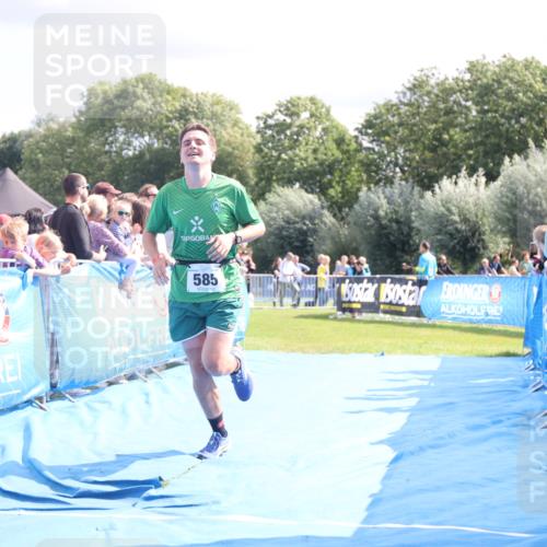 25.08.2024 - Elbe Triathlon Hamburg H.Heesch http://msf.ph/oto/6885710 25.08.2024 11:32:08 Ziel 585, 698, 733 meine-sportfotos.de