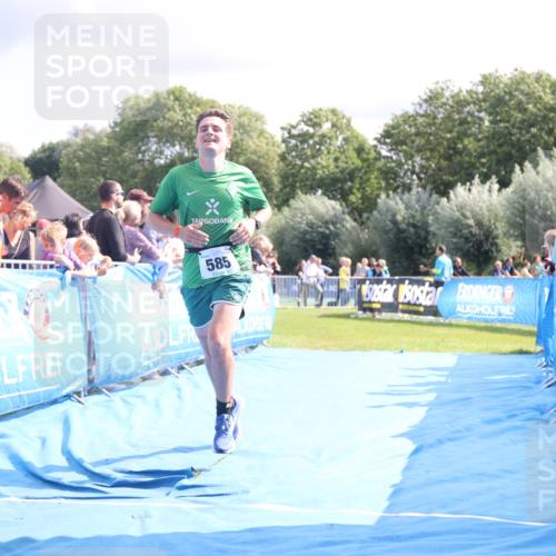 25.08.2024 - Elbe Triathlon Hamburg H.Heesch http://msf.ph/oto/6885714 25.08.2024 11:32:08 Ziel 585, 698, 733 meine-sportfotos.de