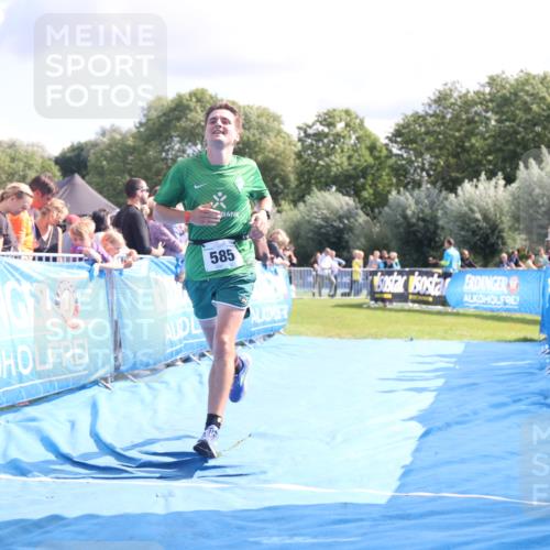 25.08.2024 - Elbe Triathlon Hamburg H.Heesch http://msf.ph/oto/6885716 25.08.2024 11:32:08 Ziel 585, 698, 733 meine-sportfotos.de