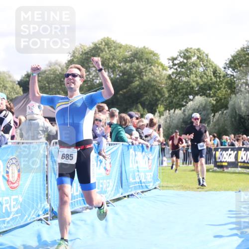 25.08.2024 - Elbe Triathlon Hamburg H.Heesch http://msf.ph/oto/6885717 25.08.2024 11:25:10 Ziel 128, 582, 588, 685, 728, 1600 meine-sportfotos.de