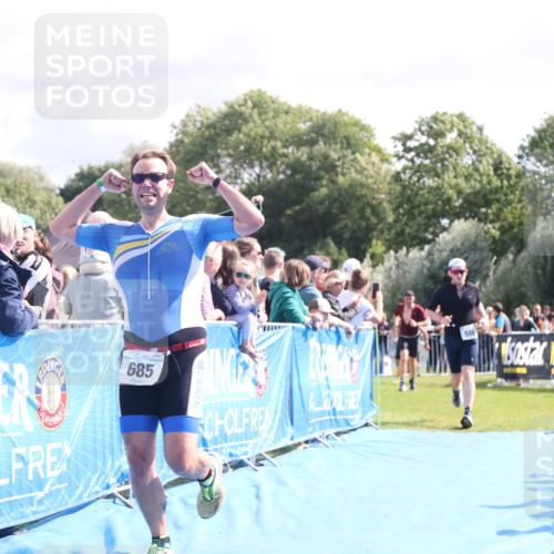 25.08.2024 - Elbe Triathlon Hamburg H.Heesch http://msf.ph/oto/6885721 25.08.2024 11:25:10 Ziel 128, 582, 588, 685, 728, 1600 meine-sportfotos.de