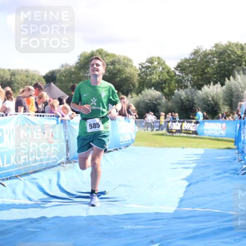 25.08.2024 - Elbe Triathlon Hamburg H.Heesch http://msf.ph/oto/6885722 25.08.2024 11:32:08 Ziel 585, 698, 733 meine-sportfotos.de