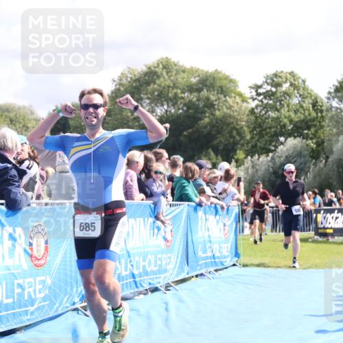 25.08.2024 - Elbe Triathlon Hamburg H.Heesch http://msf.ph/oto/6885723 25.08.2024 11:25:10 Ziel 128, 582, 588, 685, 728, 1600 meine-sportfotos.de