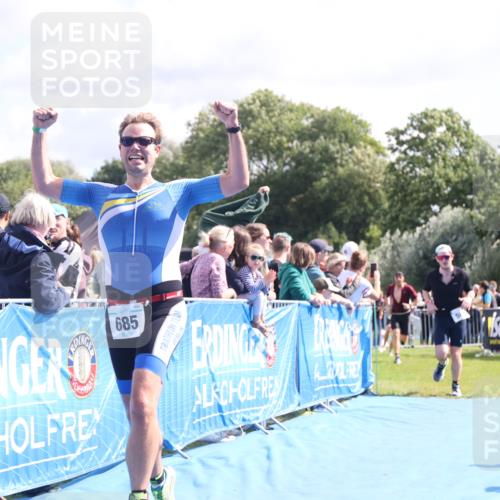 25.08.2024 - Elbe Triathlon Hamburg H.Heesch http://msf.ph/oto/6885727 25.08.2024 11:25:10 Ziel 128, 582, 588, 685, 728, 1600 meine-sportfotos.de