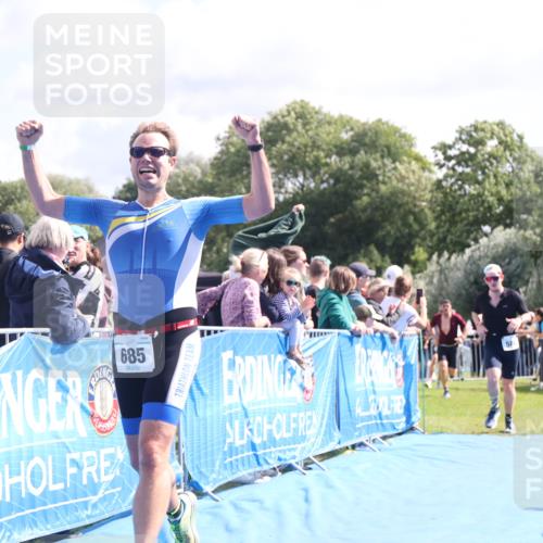 25.08.2024 - Elbe Triathlon Hamburg H.Heesch http://msf.ph/oto/6885729 25.08.2024 11:25:10 Ziel 128, 582, 588, 685, 728, 1600 meine-sportfotos.de
