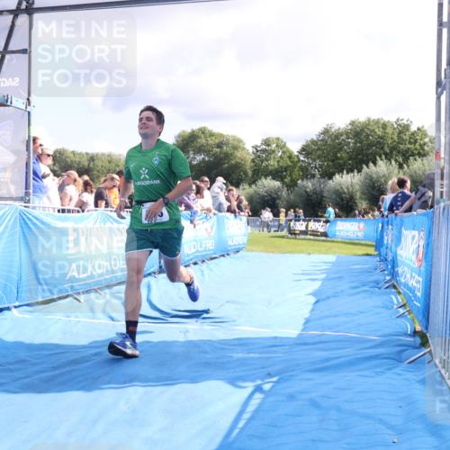 25.08.2024 - Elbe Triathlon Hamburg H.Heesch http://msf.ph/oto/6885730 25.08.2024 11:32:08 Ziel 585, 698, 733 meine-sportfotos.de