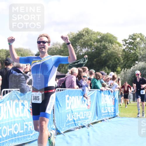 25.08.2024 - Elbe Triathlon Hamburg H.Heesch http://msf.ph/oto/6885731 25.08.2024 11:25:10 Ziel 128, 582, 588, 685, 728, 1600 meine-sportfotos.de