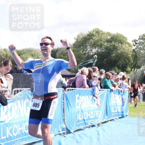 25.08.2024 - Elbe Triathlon Hamburg H.Heesch http://msf.ph/oto/6885734 25.08.2024 11:25:10 Ziel 128, 582, 588, 685, 728, 1600 meine-sportfotos.de