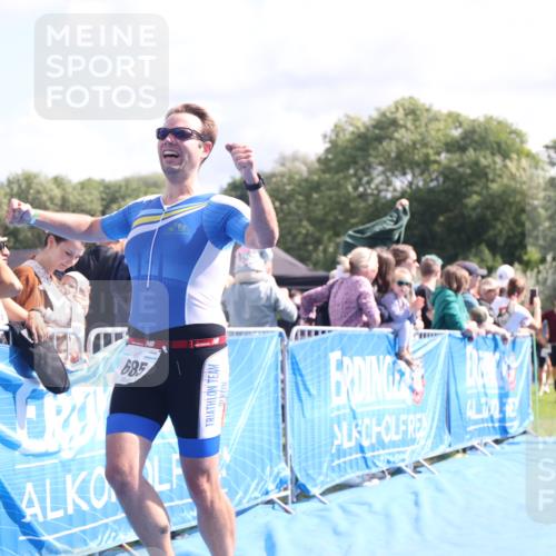 25.08.2024 - Elbe Triathlon Hamburg H.Heesch http://msf.ph/oto/6885738 25.08.2024 11:25:10 Ziel 128, 582, 588, 685, 728, 1600 meine-sportfotos.de
