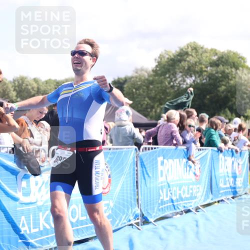 25.08.2024 - Elbe Triathlon Hamburg H.Heesch http://msf.ph/oto/6885741 25.08.2024 11:25:10 Ziel 128, 582, 588, 685, 728, 1600 meine-sportfotos.de