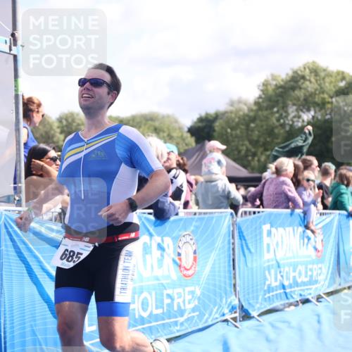 25.08.2024 - Elbe Triathlon Hamburg H.Heesch http://msf.ph/oto/6885749 25.08.2024 11:25:10 Ziel 128, 582, 588, 685, 728, 1600 meine-sportfotos.de
