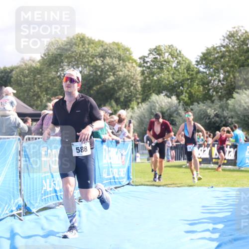 25.08.2024 - Elbe Triathlon Hamburg H.Heesch http://msf.ph/oto/6885755 25.08.2024 11:25:13 Ziel 128, 582, 588, 685, 728, 797, 1600 meine-sportfotos.de
