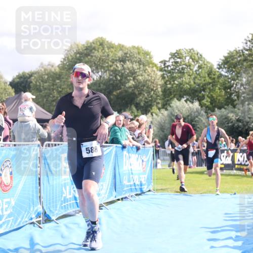 25.08.2024 - Elbe Triathlon Hamburg H.Heesch http://msf.ph/oto/6885761 25.08.2024 11:25:13 Ziel 128, 582, 588, 685, 728, 797, 1600 meine-sportfotos.de