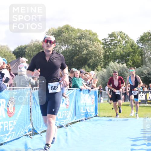 25.08.2024 - Elbe Triathlon Hamburg H.Heesch http://msf.ph/oto/6885767 25.08.2024 11:25:13 Ziel 128, 582, 588, 685, 728, 797, 1600 meine-sportfotos.de