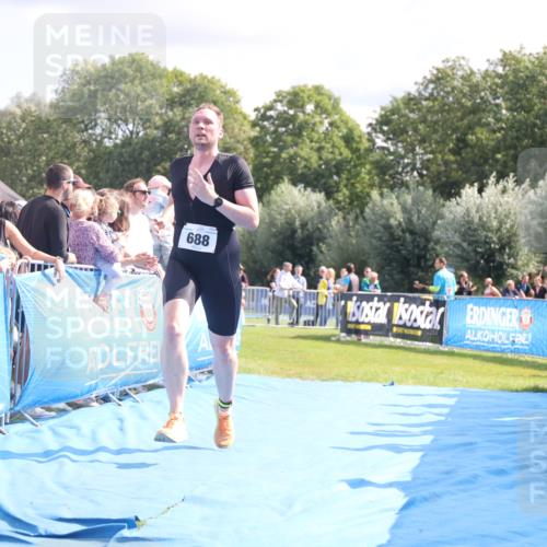25.08.2024 - Elbe Triathlon Hamburg H.Heesch http://msf.ph/oto/6885770 25.08.2024 11:32:28 Ziel 374, 688 meine-sportfotos.de
